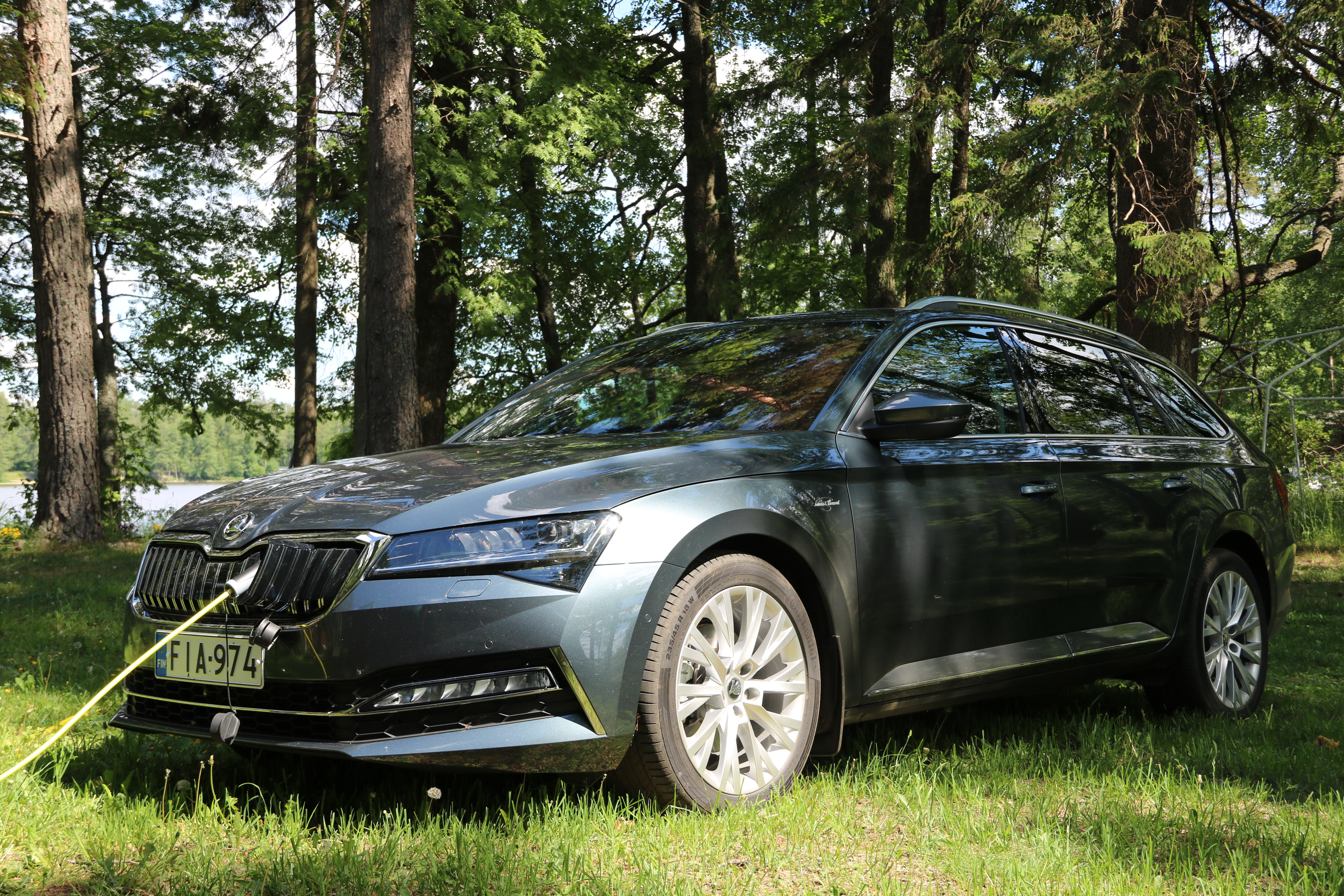 Skoda Superb Combi iV in the download